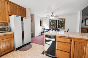 Silver Rays - Game room with pool table & air hockey! Close to the slopes!! Big Bear Lake